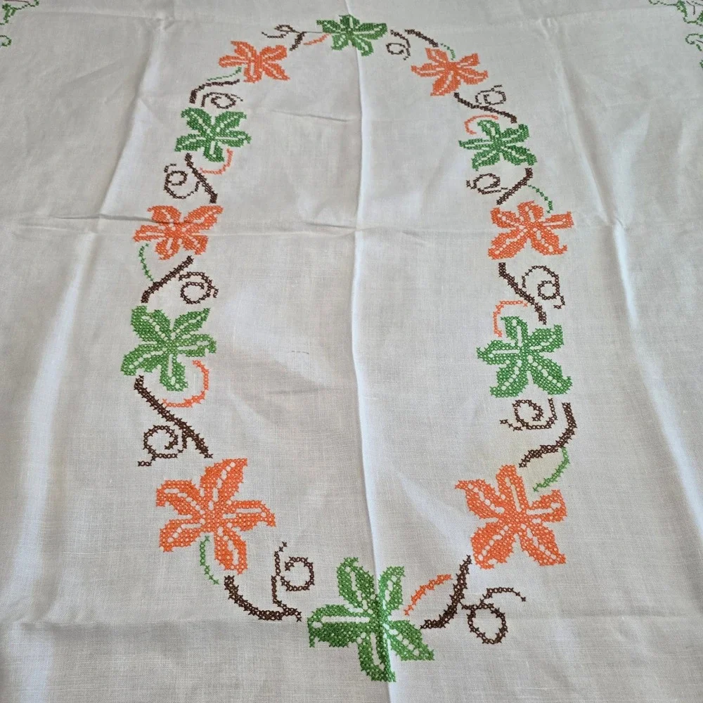 Vintage Hand Embroidered Cross Stitch Leaf Tablecloth‎ Scalloped Edge 46x64 Fall